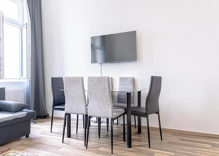 Explore Vienna 2Br And 1Lr Retreat Near Westbahnhof
